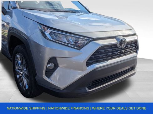 Used 2021 Toyota RAV4 XLE Premium image 2