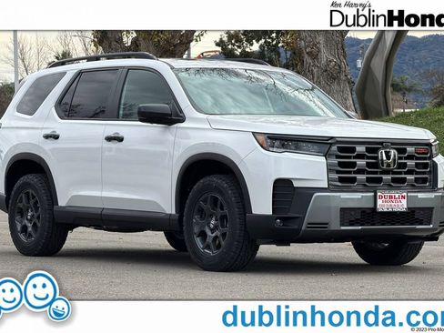 New 2026 Honda Pilot TrailSport image 1