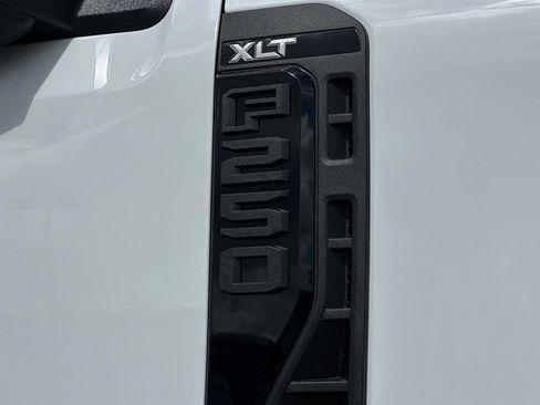 New 2026 Ford F250 XLT w/ XLT Premium Package AWD/4WD image 25
