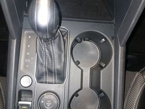 Used 2021 Volkswagen Atlas Cross Sport SE w/ Panoramic Sunroof Package image 36