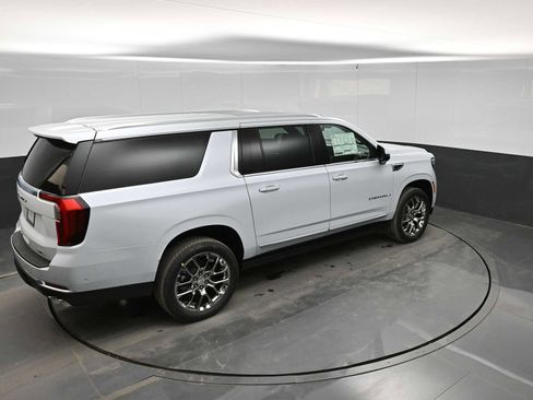New 2026 GMC Yukon XL Denali w/ Denali Reserve Package AWD/4WD image 32