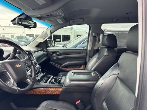 Used 2018 Chevrolet Suburban Premier RWD image 10