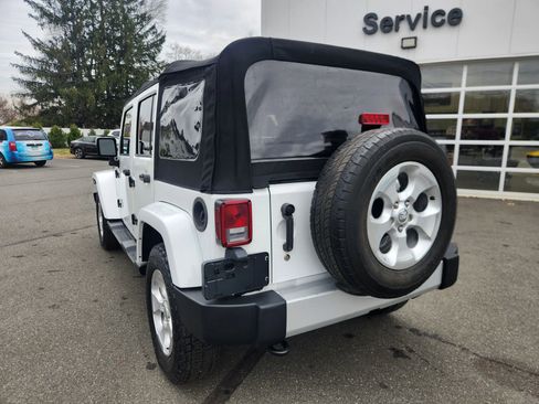 Used 2013 Jeep Wrangler Unlimited Sahara w/ Connectivity Group image 11