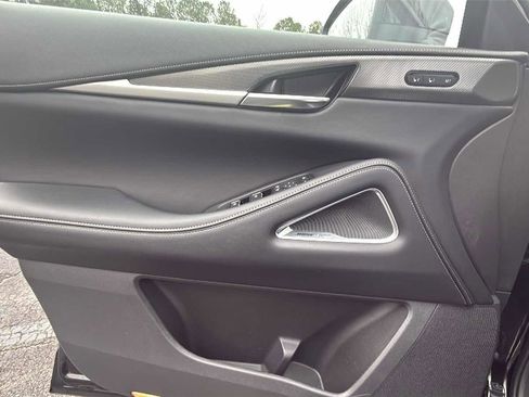 Certified 2025 INFINITI QX60 Luxe image 10