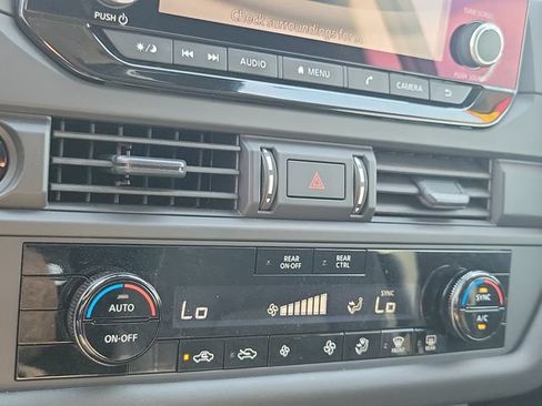 Used 2025 Nissan Pathfinder S FWD image 25