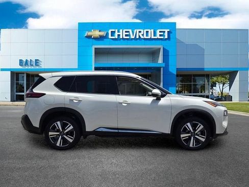 Used 2023 Nissan Rogue SL AWD/4WD image 2