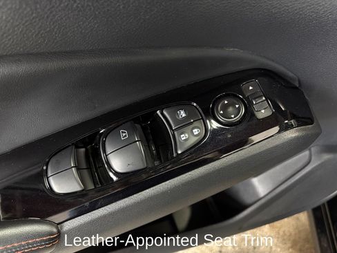 Used 2025 Nissan Altima 2.5 SR AWD/4WD image 11