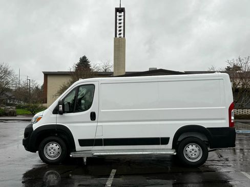 Used 2023 RAM ProMaster 2500 image 2