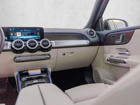 New 2026 Mercedes-Benz GLB 250 4MATIC image 15