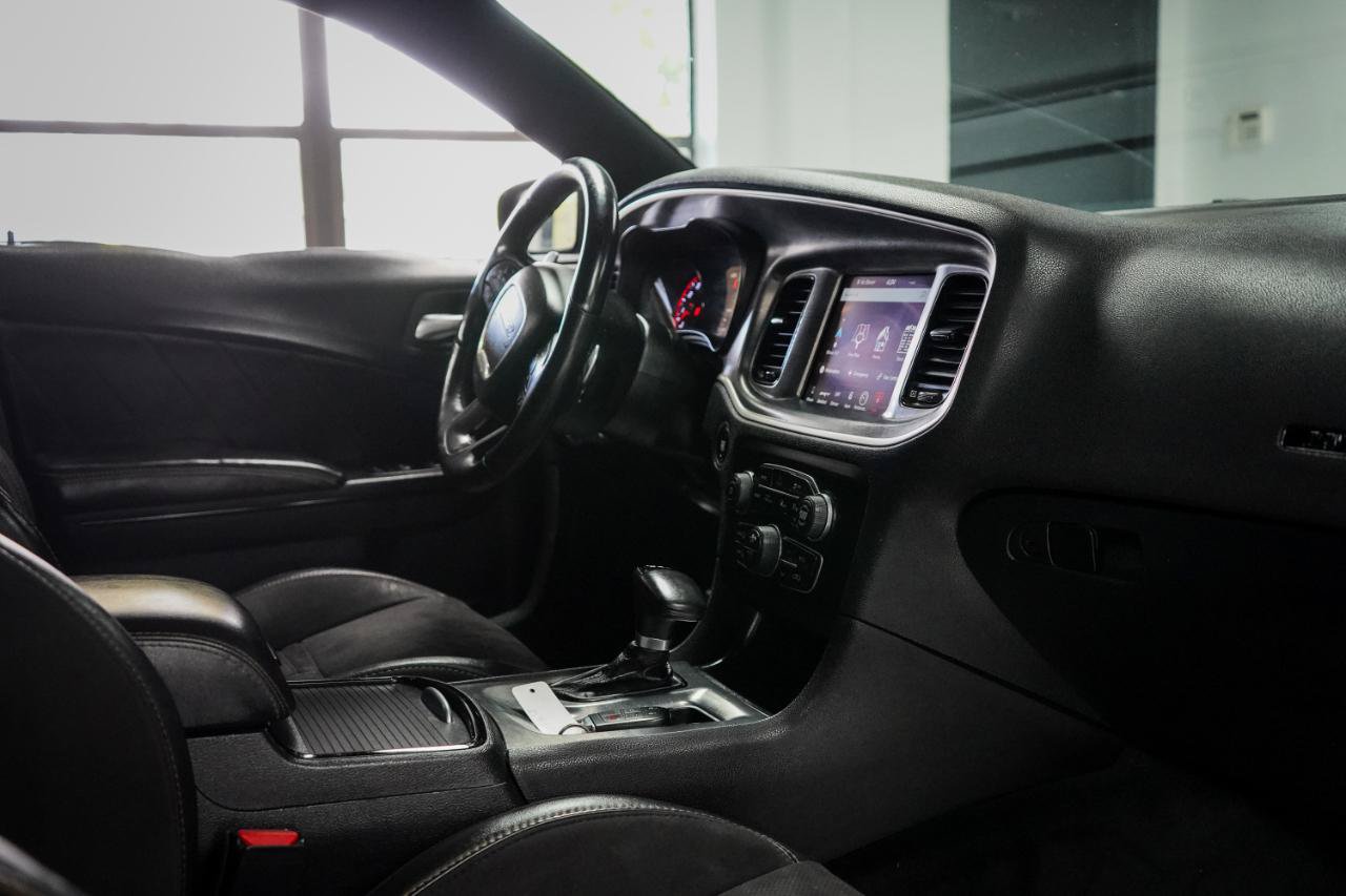 Used 2018 Dodge Charger R/T RWD image 12
