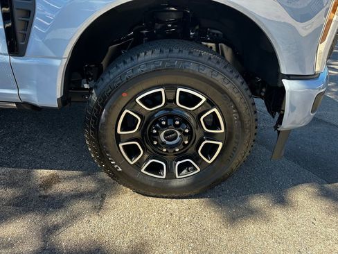 New 2026 Ford F250 Platinum image 15