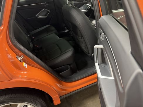 Used 2023 Audi Q3 2.0T Premium image 32