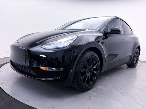 Used 2023 Tesla Model Y Long Range AWD/4WD image 11