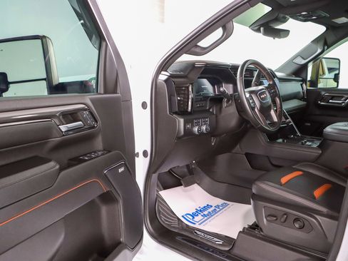 Used 2024 GMC Sierra 2500 AT4 w/ AT4 Premium Plus Package AWD/4WD image 3