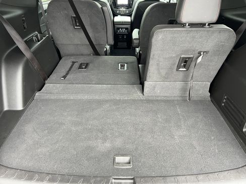 Used 2023 Chevrolet Traverse RS w/ LPO, Cargo Package AWD/4WD image 20