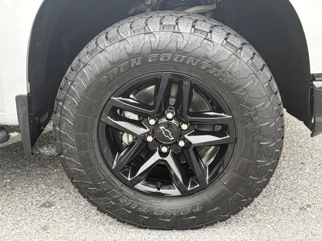 Used 2019 Chevrolet Silverado 1500 Custom Trail Boss w/ Custom Convenience Package AWD/4WD image 11