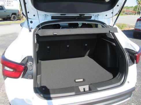 New 2026 Chevrolet Trax LT image 26