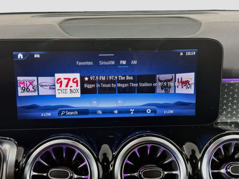 Used 2025 Mercedes-Benz GLB 250 image 21