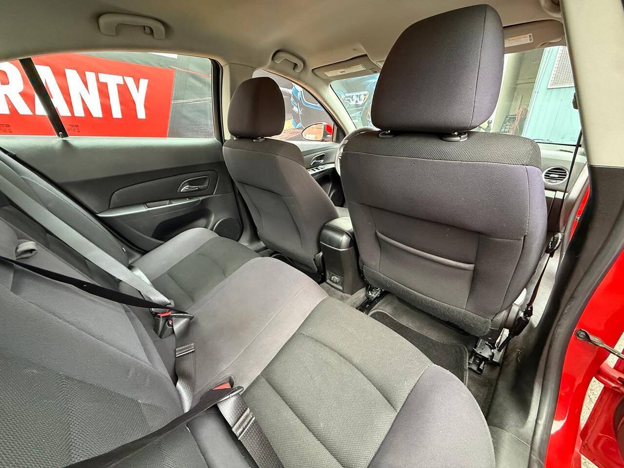 Used 2015 Chevrolet Cruze LT w/ Technology Package FWD image 7