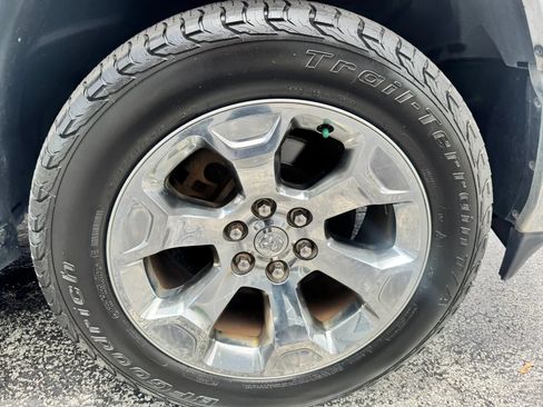 Used 2019 RAM 1500 Big Horn AWD/4WD image 44