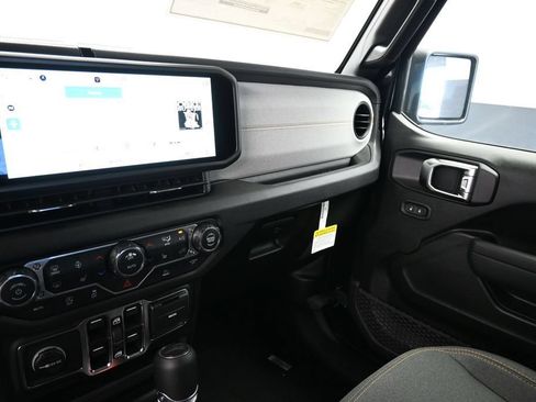 New 2026 Jeep Gladiator Sport AWD/4WD image 15