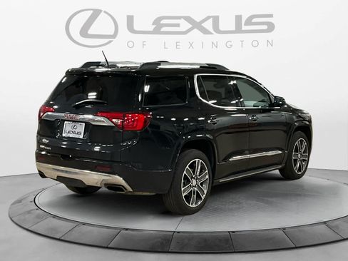 Used 2019 GMC Acadia Denali w/ Technology Package FWD image 5