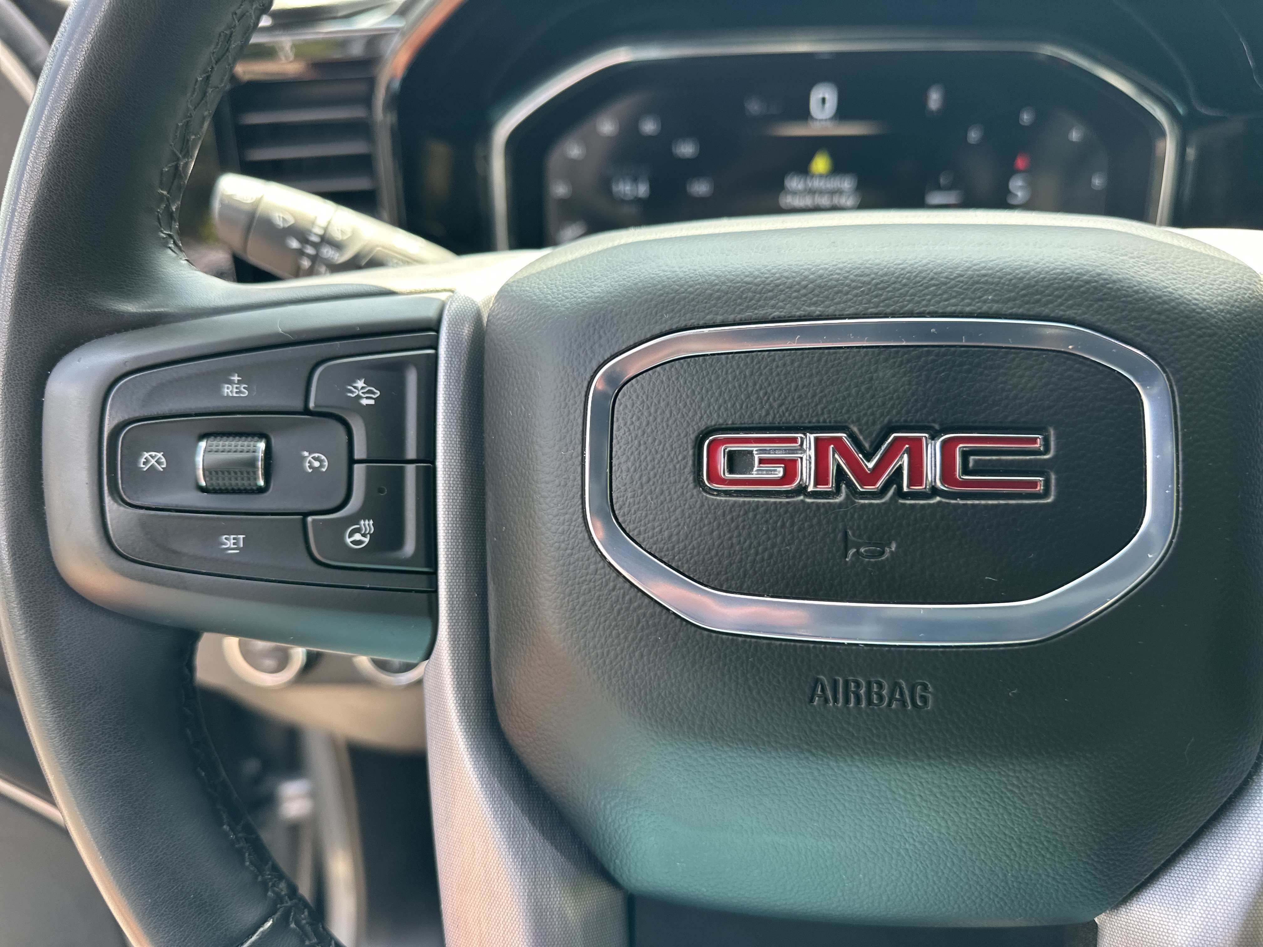 Used 2025 GMC Sierra 1500 SLT AWD/4WD image 25