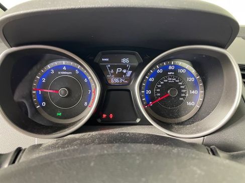 Used 2015 Hyundai Elantra SE w/ Option Group 02 FWD image 5