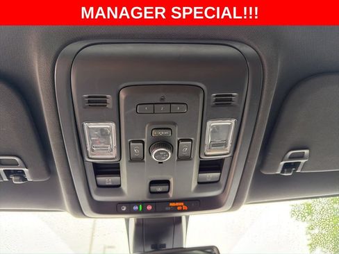 Used 2022 Chevrolet Tahoe Z71 w/ Z71 Off-Road Package AWD/4WD image 36
