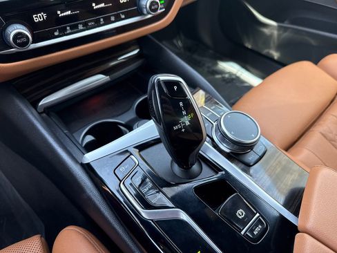 Used 2023 BMW 530i w/ Premium Package RWD image 23