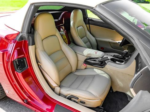 Used 2007 Chevrolet Corvette Convertible w/ Preferred Equipment Group RWD image 32