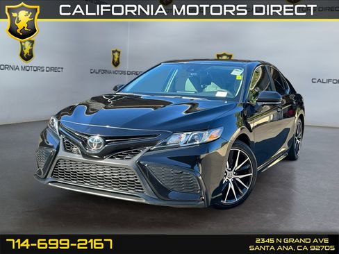Used 2023 Toyota Camry SE FWD image 1