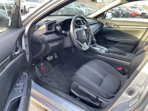 Used 2018 Honda Civic Sport image 5