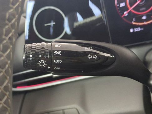 Certified 2025 Hyundai Elantra SEL FWD image 30