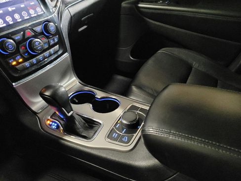Used 2019 Jeep Grand Cherokee Limited AWD/4WD image 26