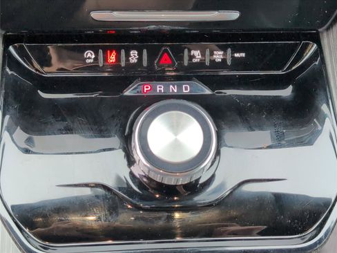 Used 2024 Jeep Wagoneer L Series II RWD image 36