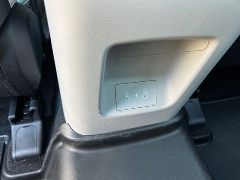 Used 2025 Hyundai Tucson Limited AWD/4WD image 32
