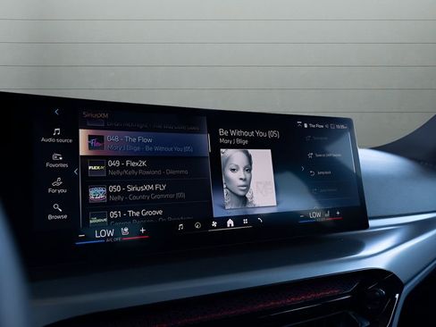 Used 2025 BMW 430i xDrive w/ M Sport Package image 22