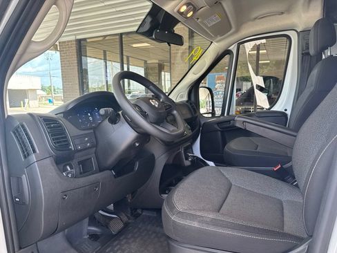 Used 2025 RAM ProMaster 2500 w/ U-Haul Equipment Group FWD image 8