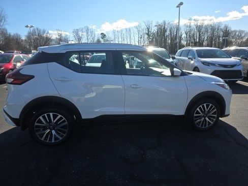 Used 2024 Nissan Kicks SV image 5