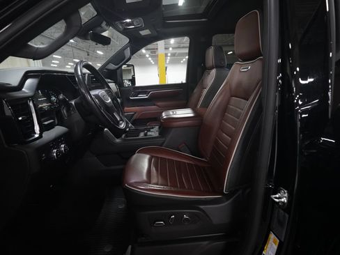 Used 2025 GMC Sierra 2500 Denali Ultimate w/ Max Trailering Package AWD/4WD image 7