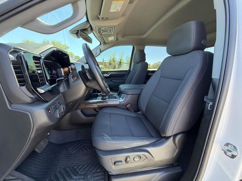 Used 2025 Chevrolet Silverado 1500 LT image 18