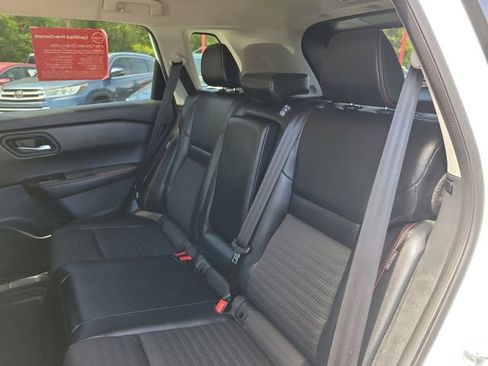 Used 2025 Nissan Rogue SV image 13