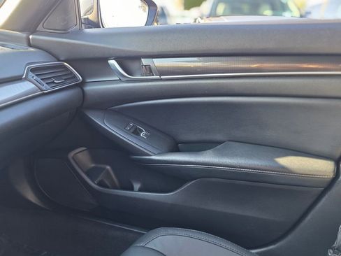 Used 2018 Honda Accord Sport image 23