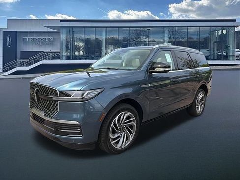 New 2027 Lincoln Navigator Reserve AWD/4WD image 3