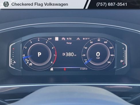 Used 2023 Volkswagen Tiguan SEL R-Line image 34