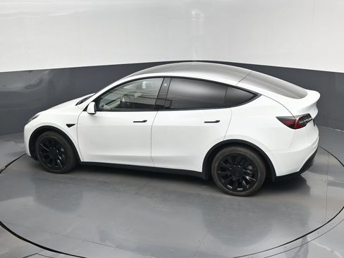 Used 2021 Tesla Model Y Long Range AWD/4WD image 14