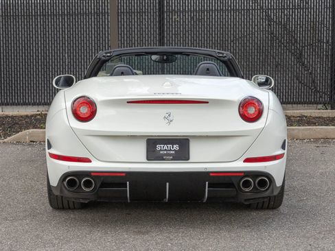 Used 2016 Ferrari California T RWD image 51