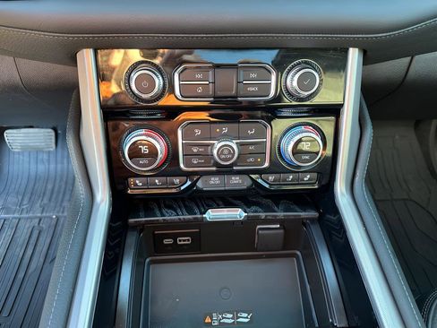 Used 2024 GMC Yukon XL Denali w/ Max Trailering Package image 33