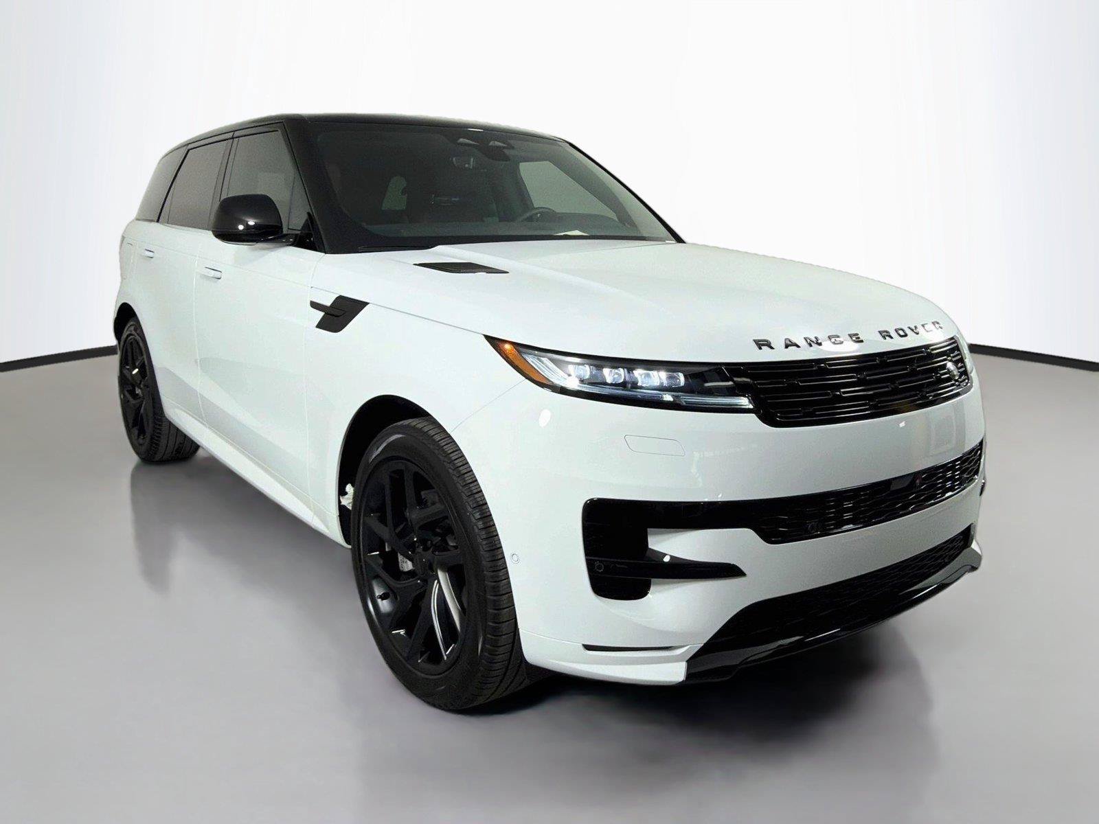 New 2026 Land Rover Range Rover Sport Dynamic SE AWD/4WD image 3